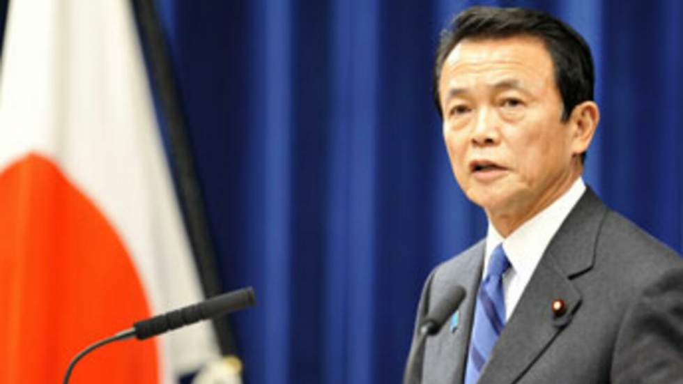 Taro Aso annonce un plan de relance de 192 milliards d'euros