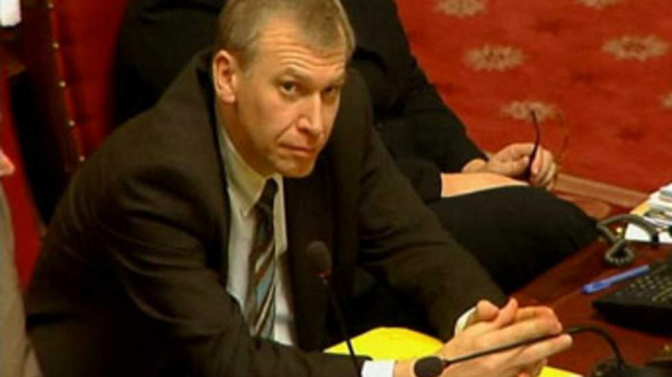 Leterme propose la démission de son gouvernement Leterme propose la démission de son gouvernement