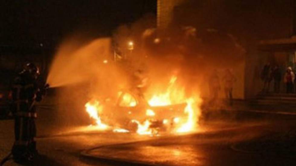 Sarkozy souhaite priver les incendiaires de permis Sarkozy souhaite priver les incendiaires de permis