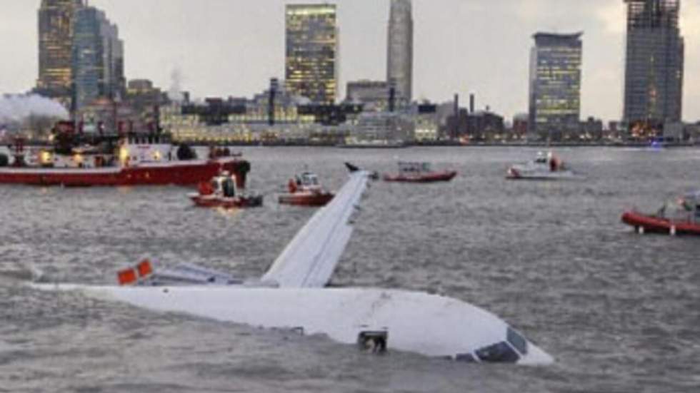 Un Airbus s'abîme dans le fleuve Hudson près de New York