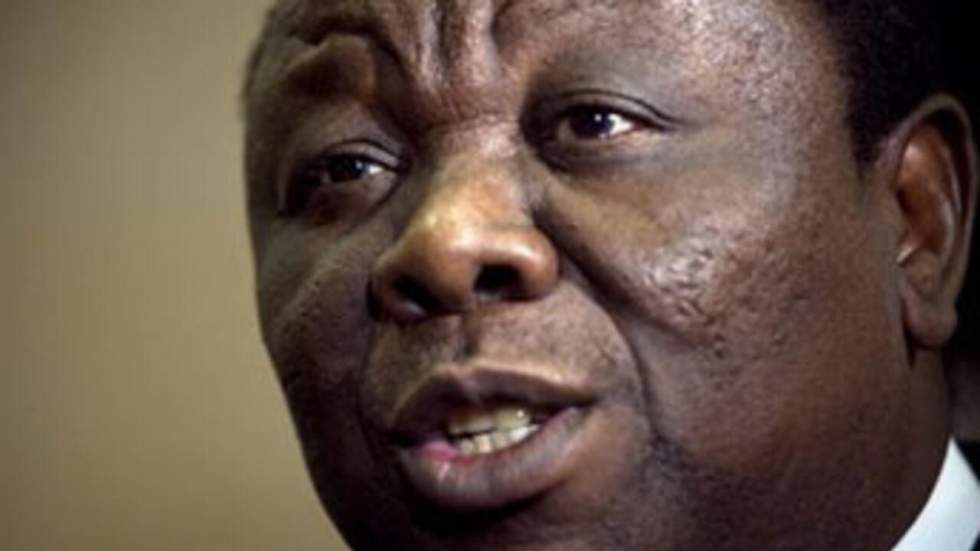 Retour au pays de Tsvangirai après deux mois d'absence