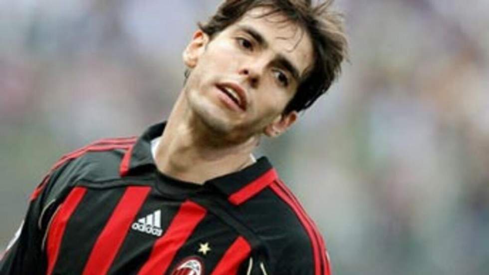 Berlusconi affirme que Kaka restera au Milan AC Berlusconi affirme que Kaka restera au Milan AC