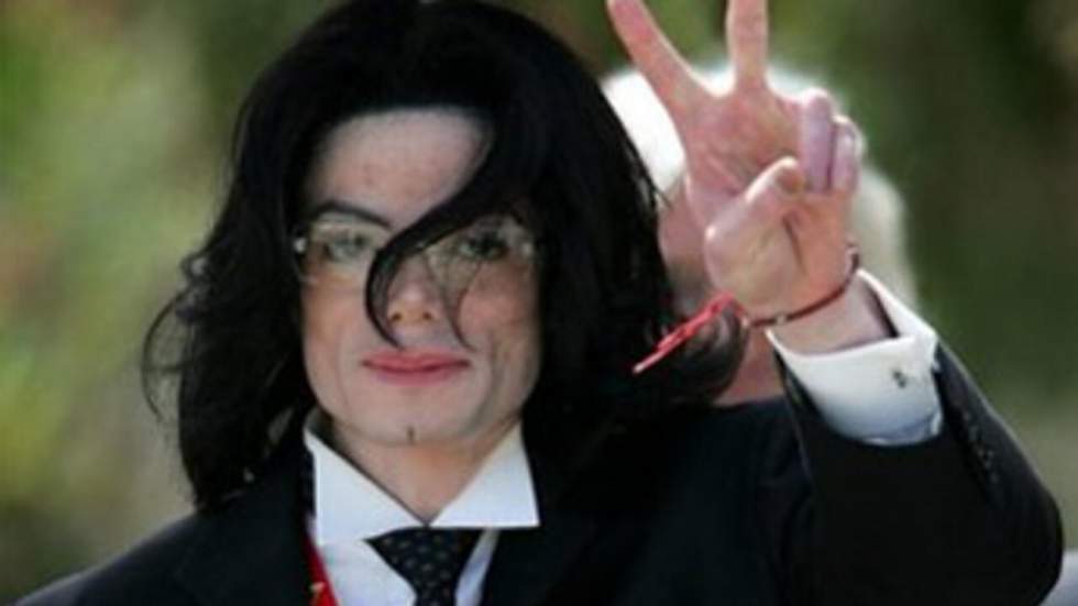 Le réalisateur du clip "Thriller" poursuit Michael Jackson en justice