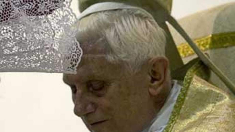 Les propos de Benoît XVI sur le préservatif suscitent l'indignation Les propos de Benoît XVI sur le préservatif suscitent l'indignation