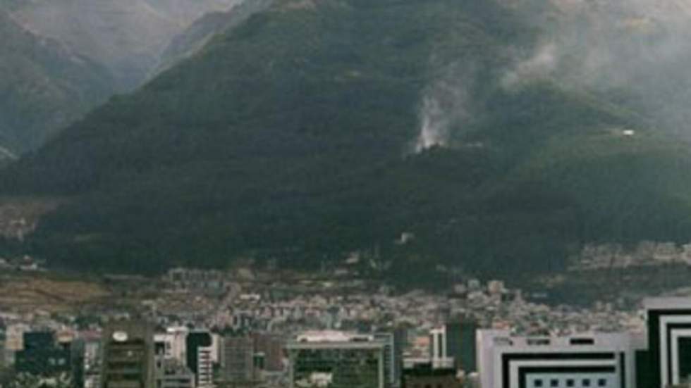 Un avion s'écrase sur Quito, six morts