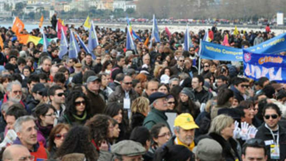 Des milliers de personnes manifestent contre la mafia