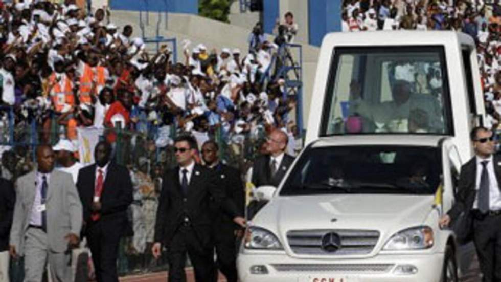 Bousculade meurtrière avant la venue du pape au stade de Luanda Bousculade meurtrière avant la venue du pape au stade de Luanda