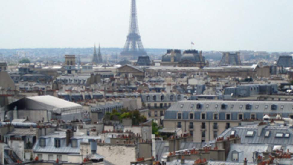 Pour ses 120 ans, la tour Eiffel se refait une beauté