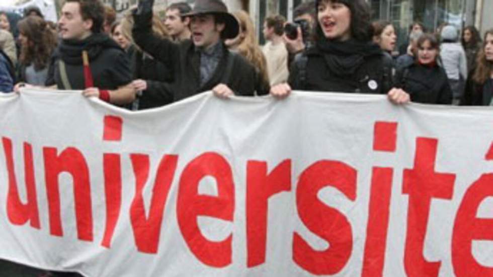 Étudiants et professeurs ont manifesté contre la réforme