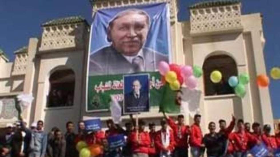 Abdelaziz Bouteflika réélu avec 90,24 % des voix