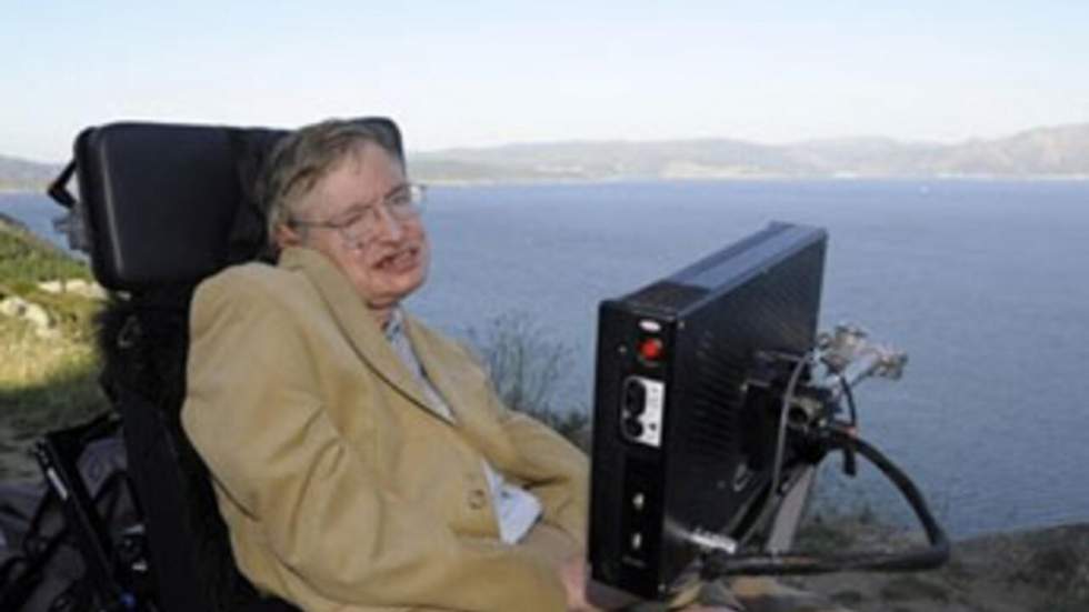 Le scientifique Stephen Hawking, très malade, a été hospitalisé Le scientifique Stephen Hawking, très malade, a été hospitalisé