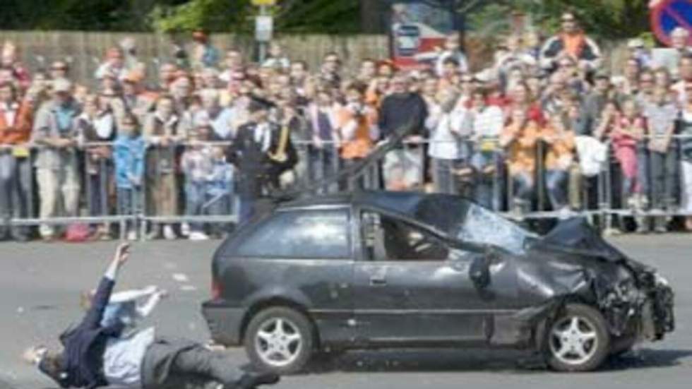 Un chauffard fonce dans la foule lors de la Fête de la reine, 5 morts