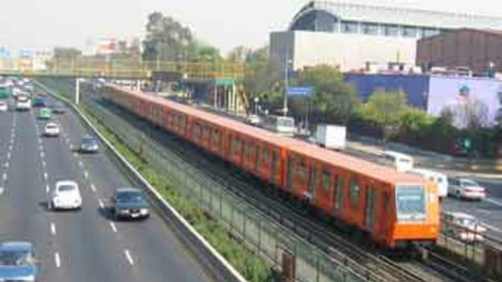 Carnet de route - Le calme dans le métro de Mexico