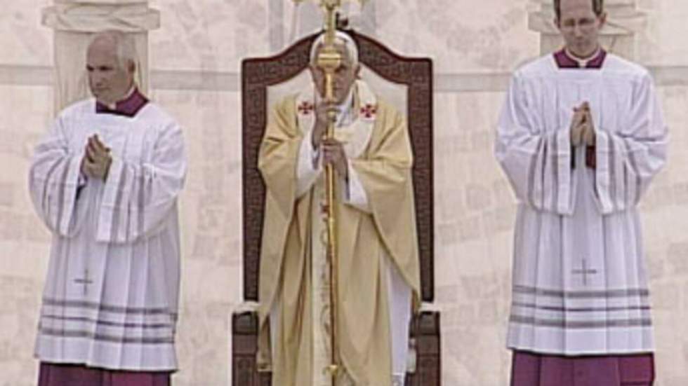 Près de 50 000 personnes assistent à la messe du pape Près de 50 000 personnes assistent à la messe du pape