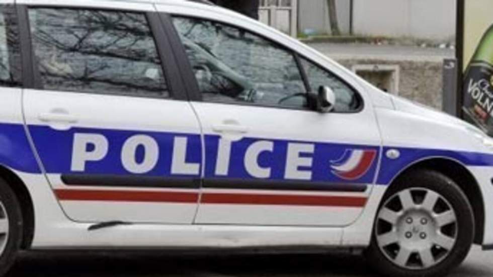 La police essuie des tirs de fusil d'assaut en banlieue parisienne La police essuie des tirs de fusil d'assaut en banlieue parisienne