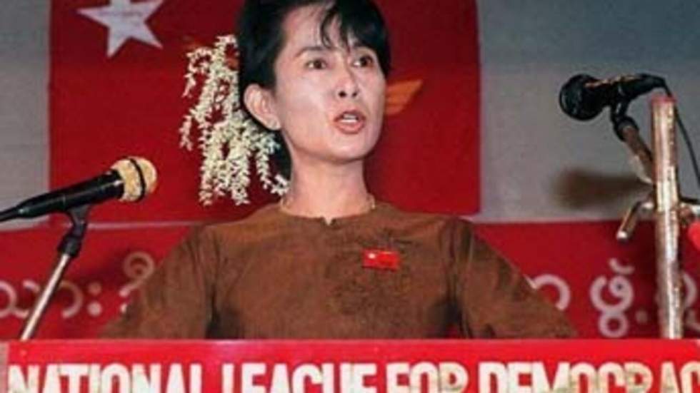 Début du procès de l'opposante Aung San Suu Kyi, l'UE hausse le ton Début du procès de l'opposante Aung San Suu Kyi, l'UE hausse le ton