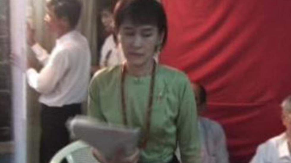 Diplomates et médias à nouveau interdits au procès de Suu Kyi Diplomates et médias à nouveau interdits au procès de Suu Kyi
