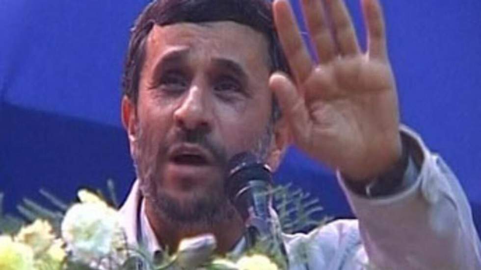 Ahmadinejad lance sa campagne en fustigeant l'Occident