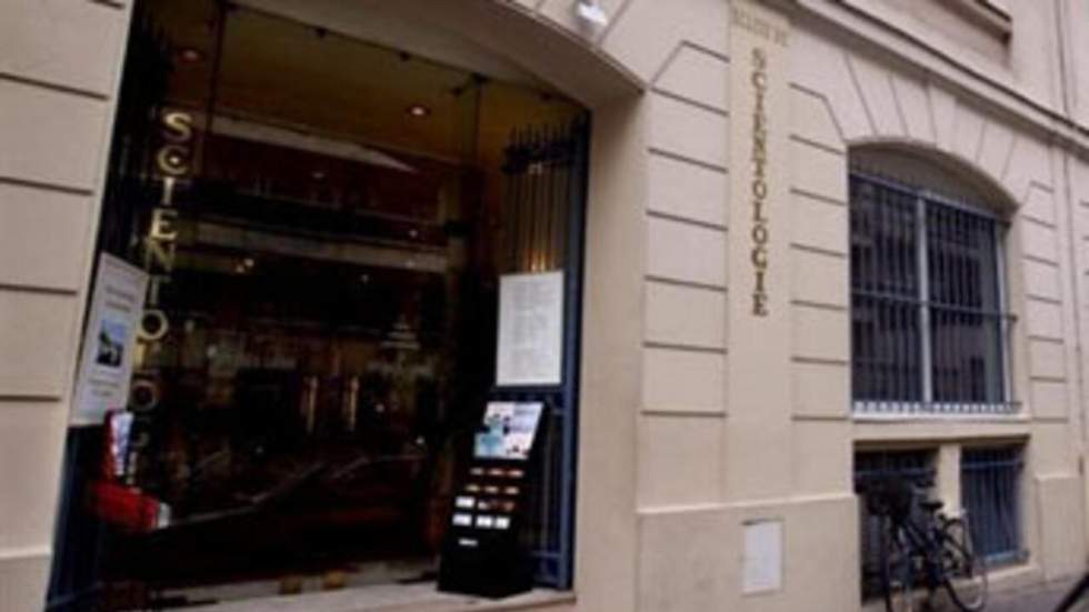 Jugée pour escroquerie, la scientologie risque la dissolution Jugée pour escroquerie, la scientologie risque la dissolution