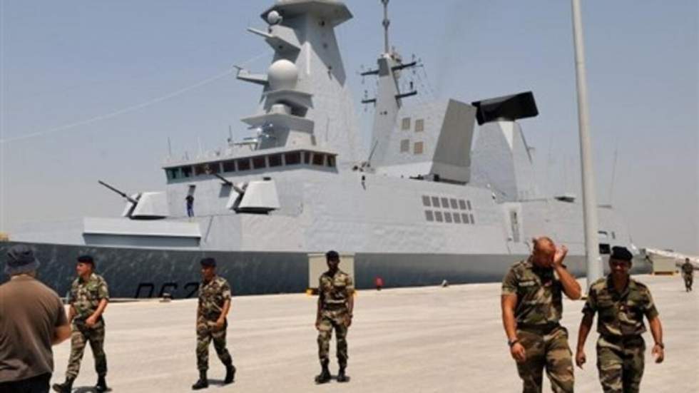 Sarkozy inaugure la première base française dans le Golfe Sarkozy inaugure la première base française dans le Golfe
