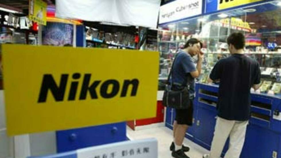 Le japonais Nikon envisage de supprimer 1 000 emplois