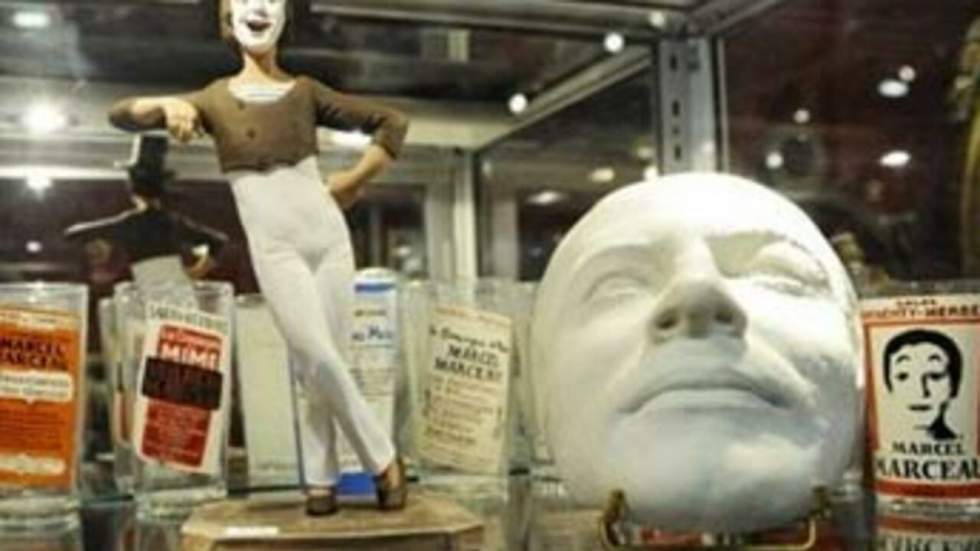 Les objets personnels du mime Marceau mis en vente à Paris