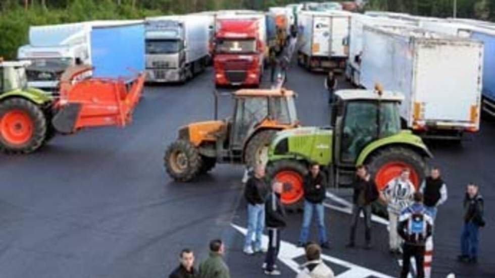 Les producteurs laitiers manifestent avant les négociations