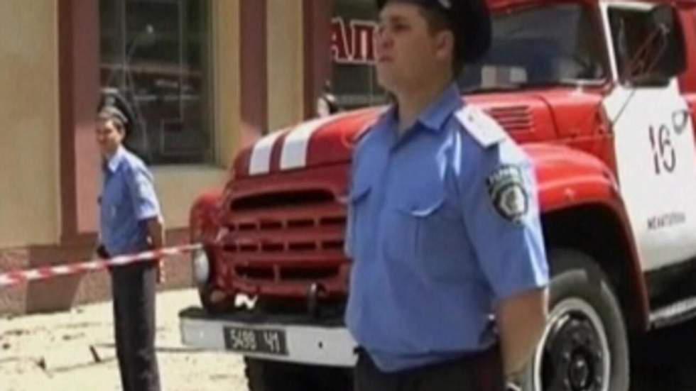 Double explosion dans une banque publique