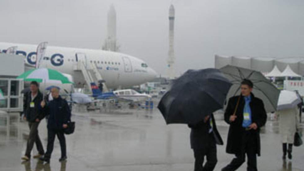 Crise et pluie s'invitent à l'ouverture du salon du Bourget