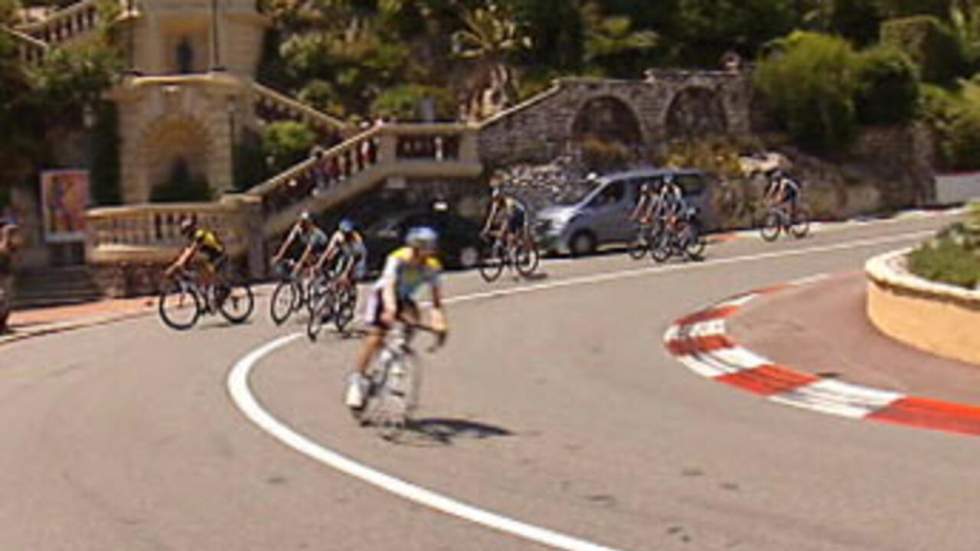 Le peloton s'élance à Monaco