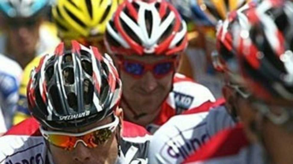 Les grimpeurs à l'assaut du col du Tourmalet