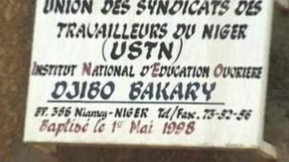 Grève générale interdite, bras de fer entre le président et l'opposition