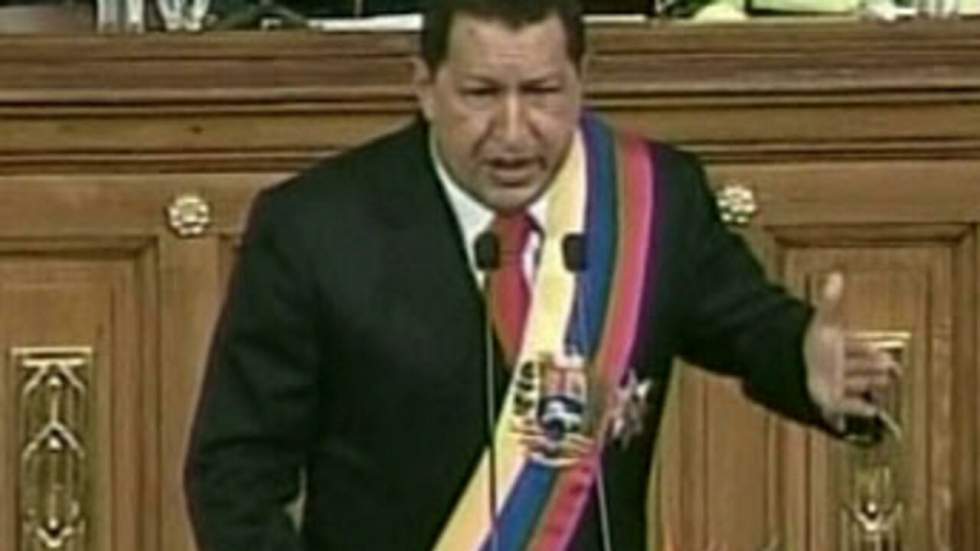 Hugo Chavez annonce le gel des relations avec Bogota