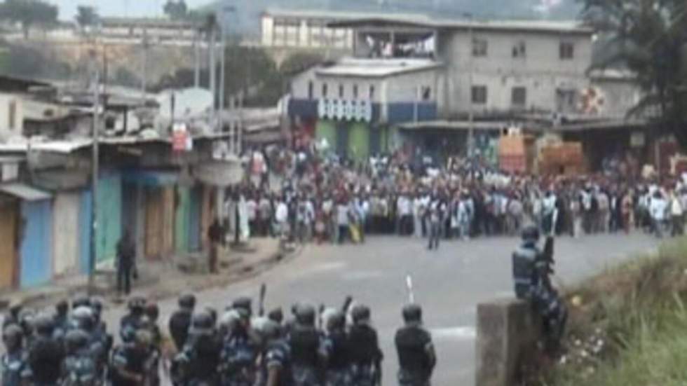 Violents heurts entre manifestants anti-Bongo et policiers