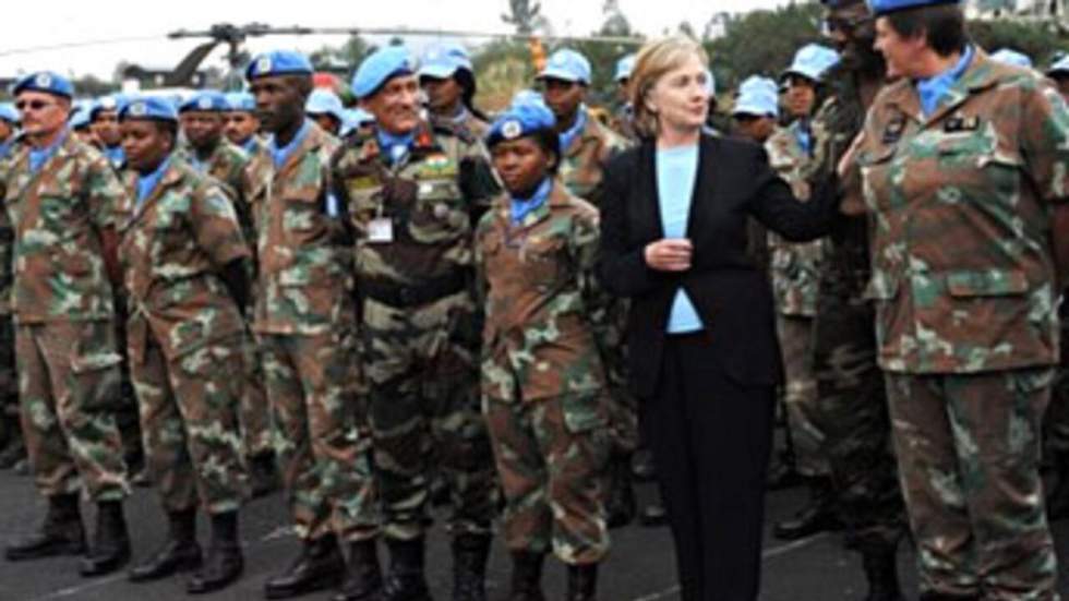 Hillary Clinton poursuit son marathon africain au Nigeria