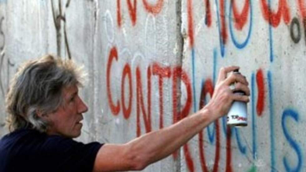 L'ancien Pink Floyd Roger Waters met Israël au pied du Mur