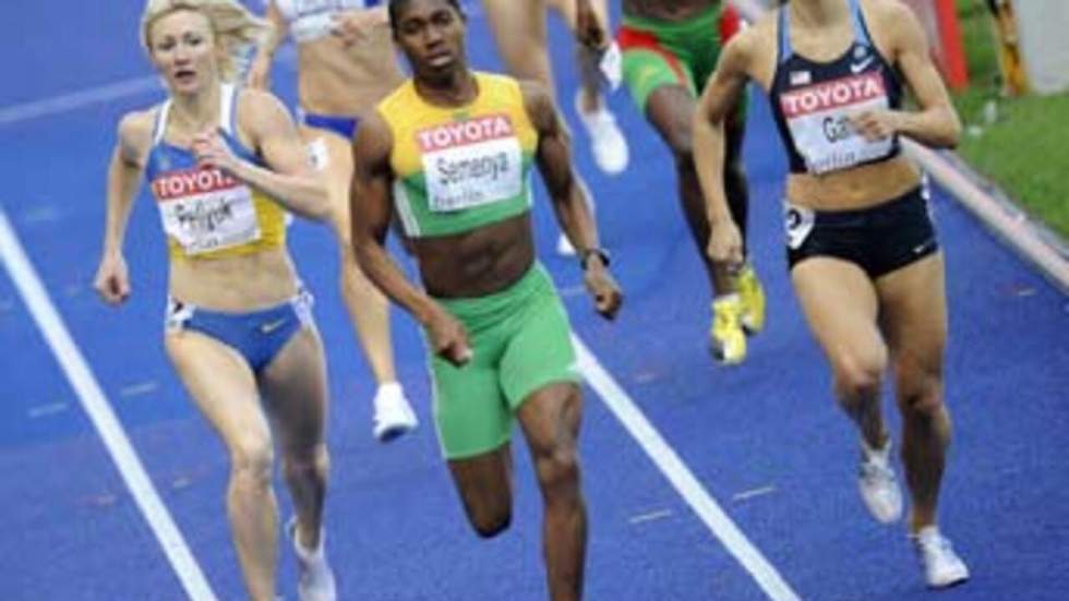 La rumeur n'empêche pas Caster Semenya de remporter l'or sur 800 m