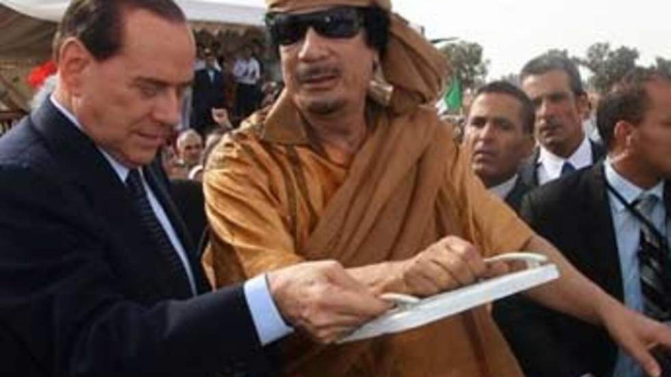 Berlusconi et Kadhafi lancent un projet d'autoroute