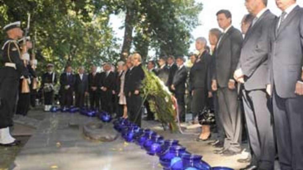 Hommage de Merkel et Poutine aux victimes des nazis et des Soviétiques