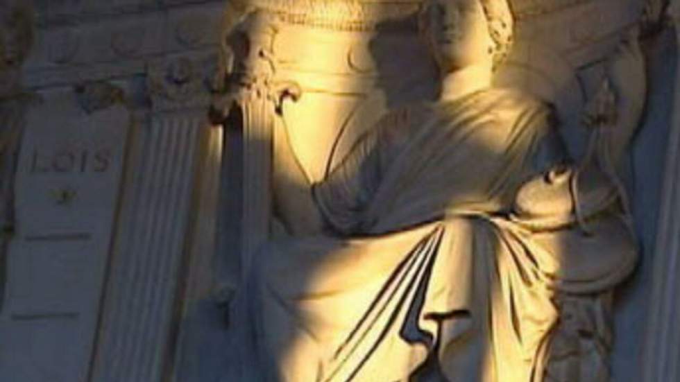La France cède-t-elle à la panique ? La France cède-t-elle à la panique ?