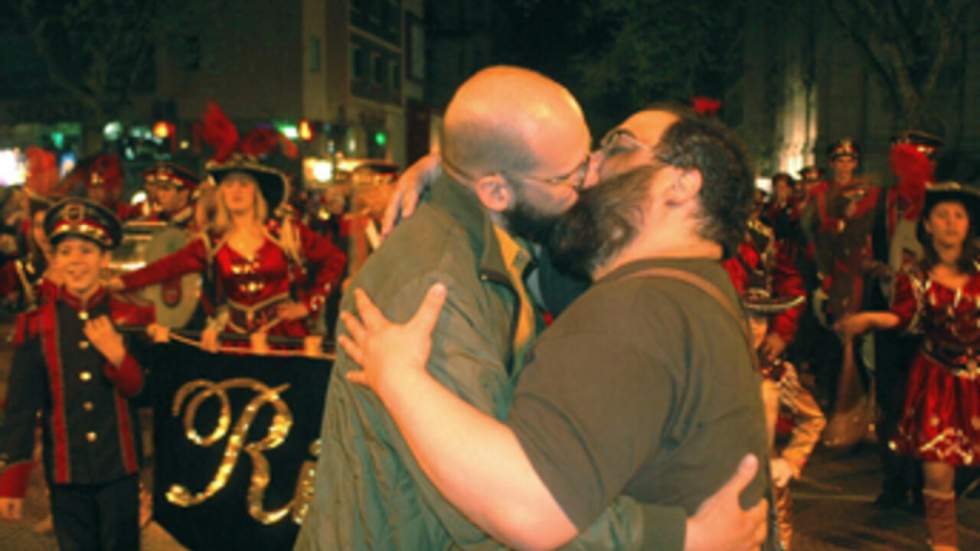 Le Sénat entérine l'adoption par les couples homosexuels Le Sénat entérine l'adoption par les couples homosexuels