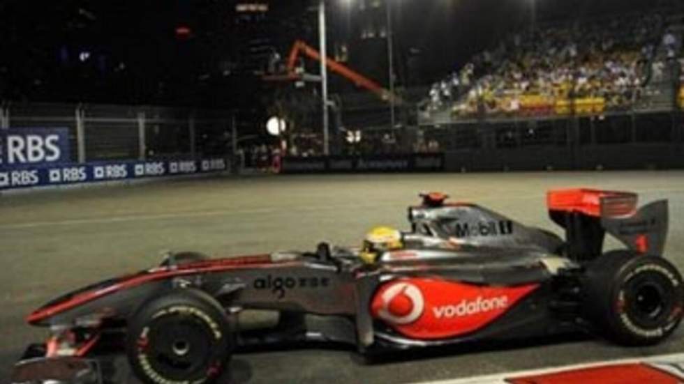 Lewis Hamilton s'offre la pole position du Grand Prix de Singapour Lewis Hamilton s'offre la pole position du Grand Prix de Singapour