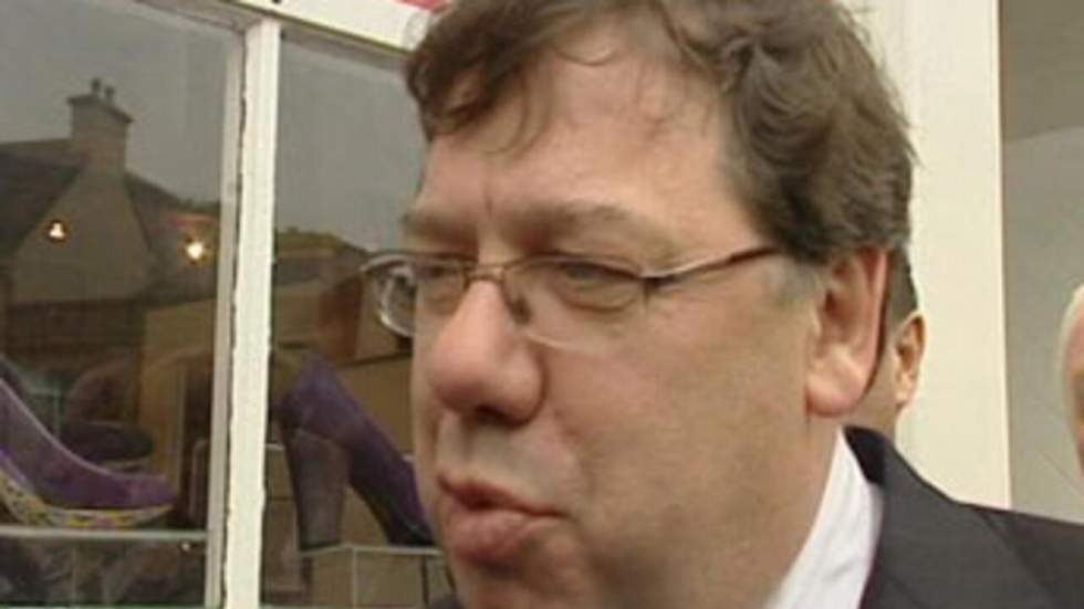Brian Cowen fait campagne pour le "oui" au traité de Lisbonne Brian Cowen fait campagne pour le "oui" au traité de Lisbonne