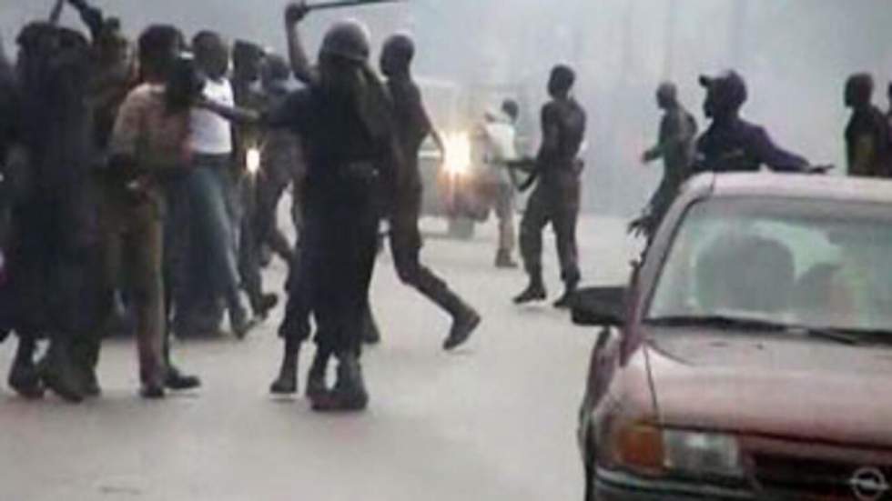 Nouvelles exactions à Conakry, Paris suspend son aide militaire
