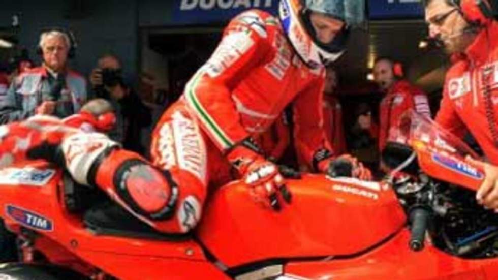 L'Australien Casey Stoner s'empare de la pole devant son public