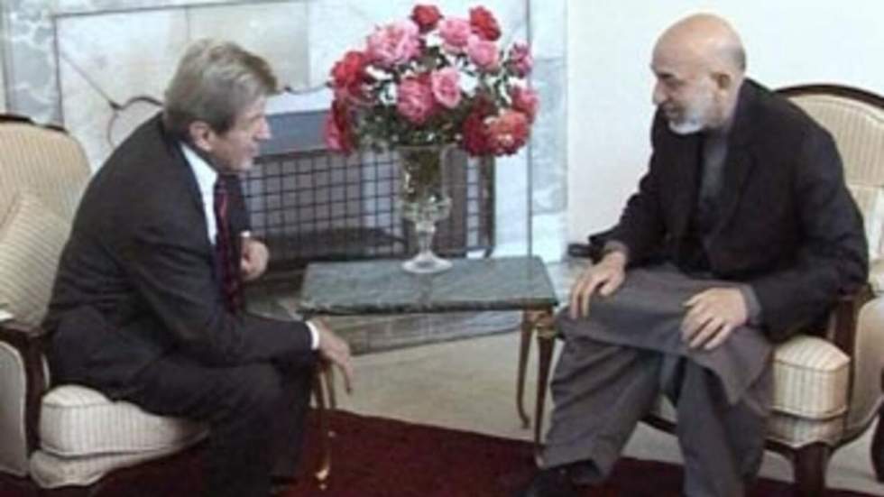 Selon Kouchner, Karzaï serait prêt à tendre la main à son rival Abdullah Selon Kouchner, Karzaï serait prêt à tendre la main à son rival Abdullah