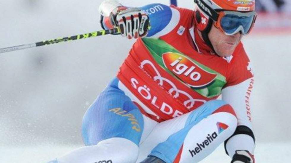 Le Suisse Didier Cuche remporte le premier slalom géant de la saison