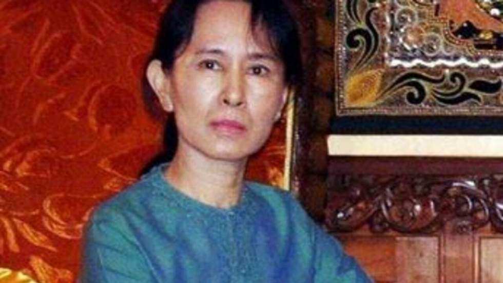 Aung San Suu Kyi s'entretient avec des diplomates américains