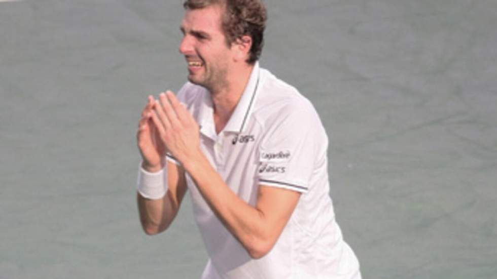 À Bercy, Benneteau élimine Federer au deuxième tour