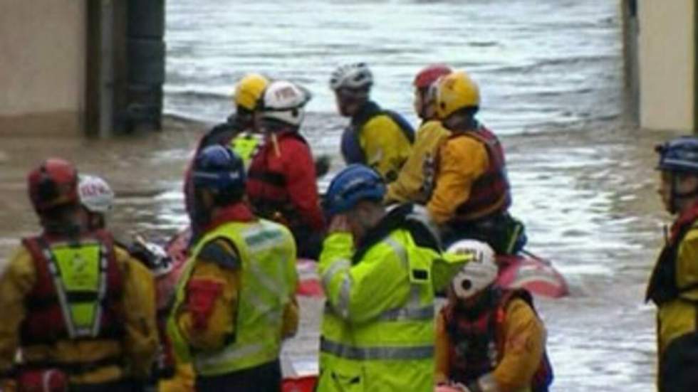 Un policier retrouvé mort à la suite des pluies torrentielles en Angleterre